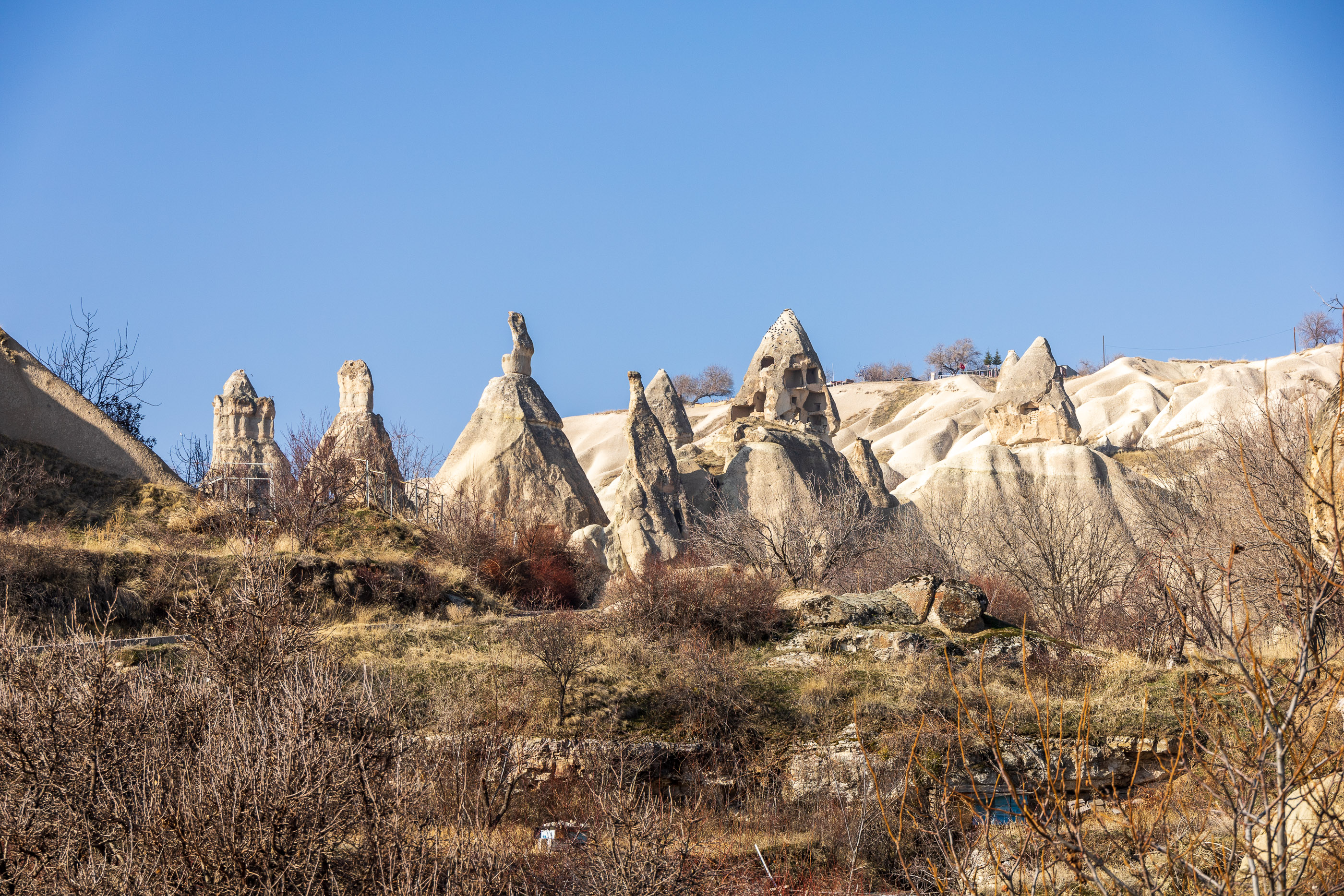 Скалы в верхней части долины Голубятен