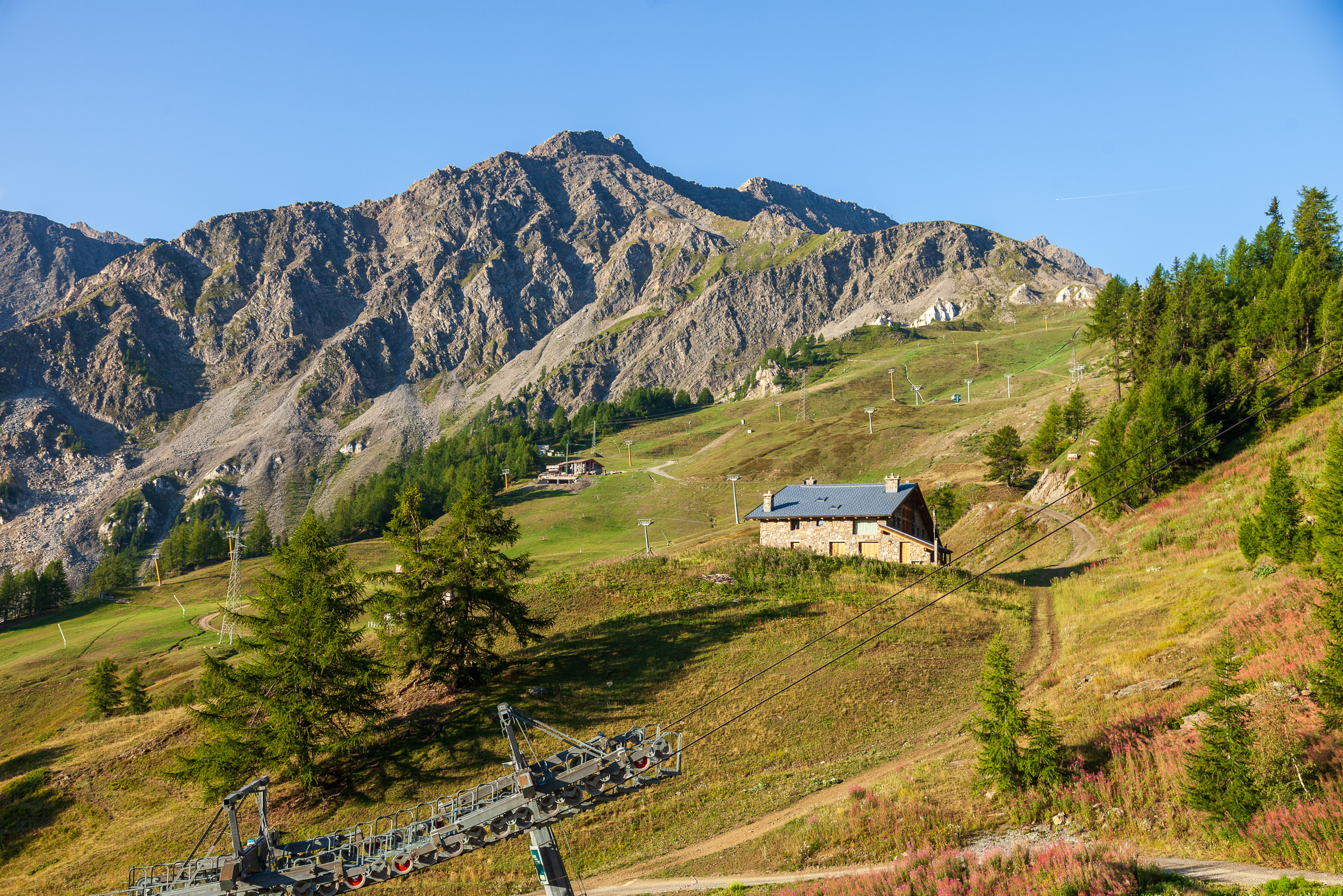Неподвижные горнолыжные подъемники