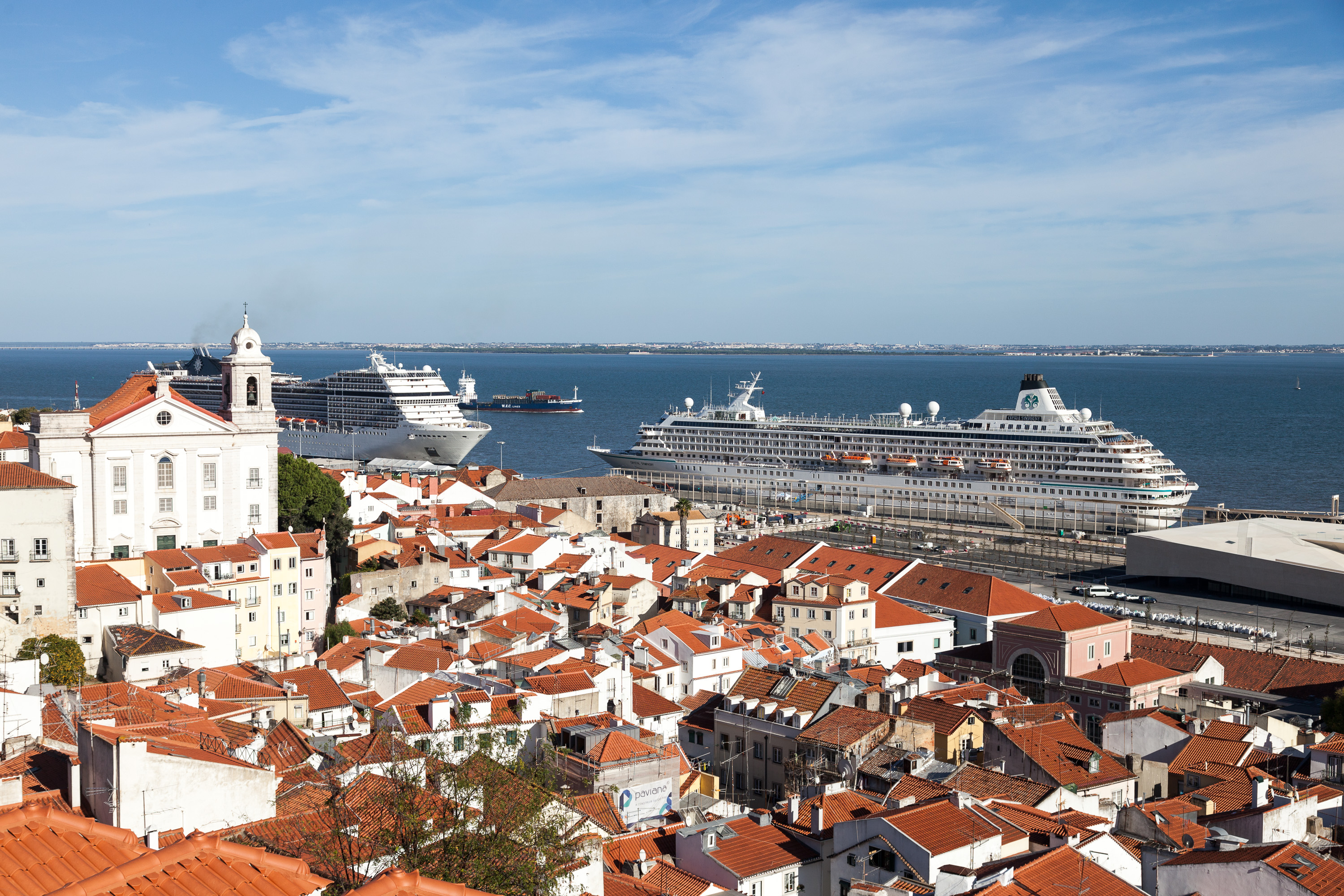 Вид с башни Замка Святого Георгия