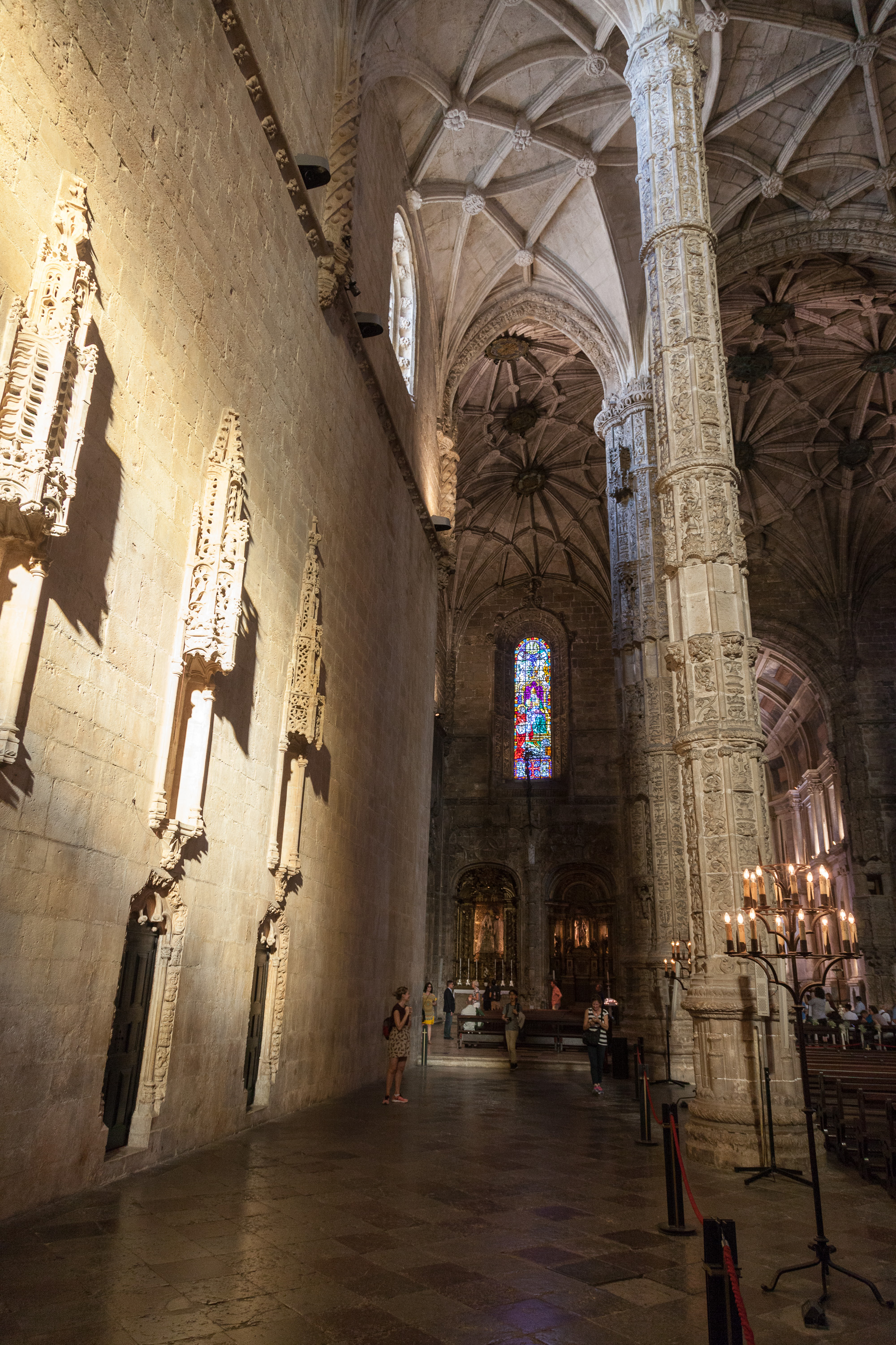 Интерьеры монастыря Жеронимуш в Лиссабоне