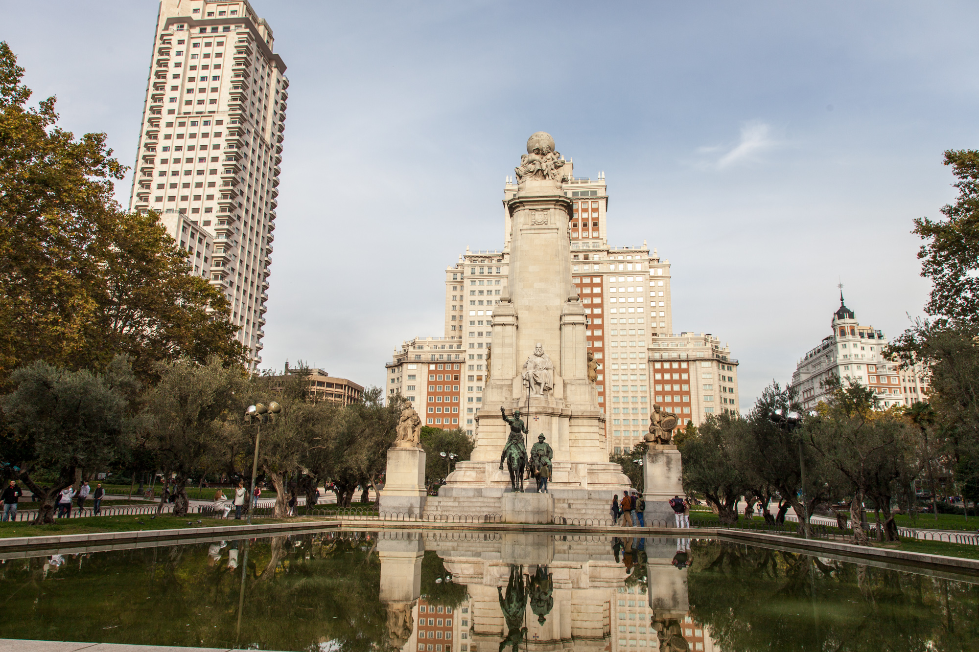 Площадь Испании