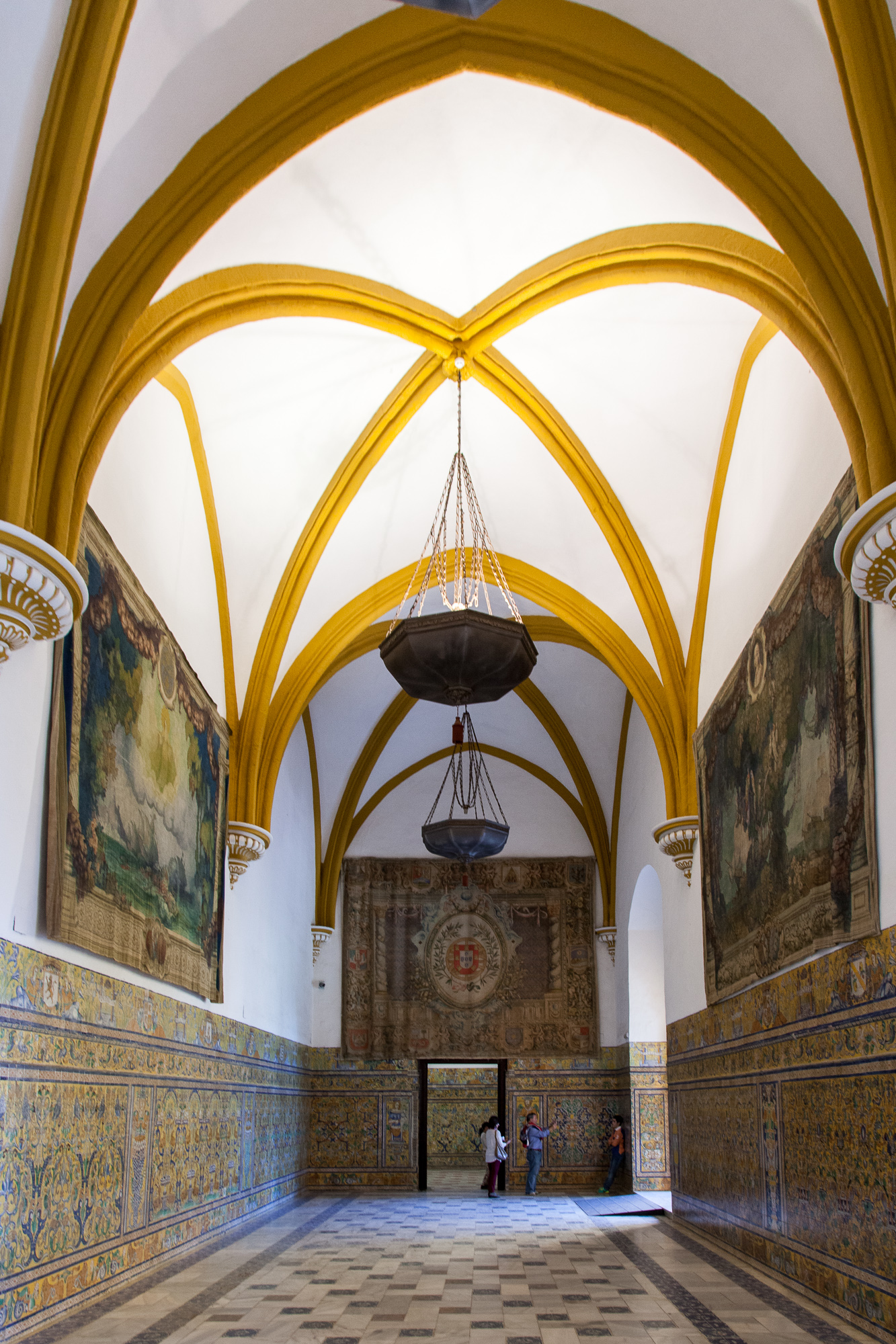 Готический дворец Алькасара