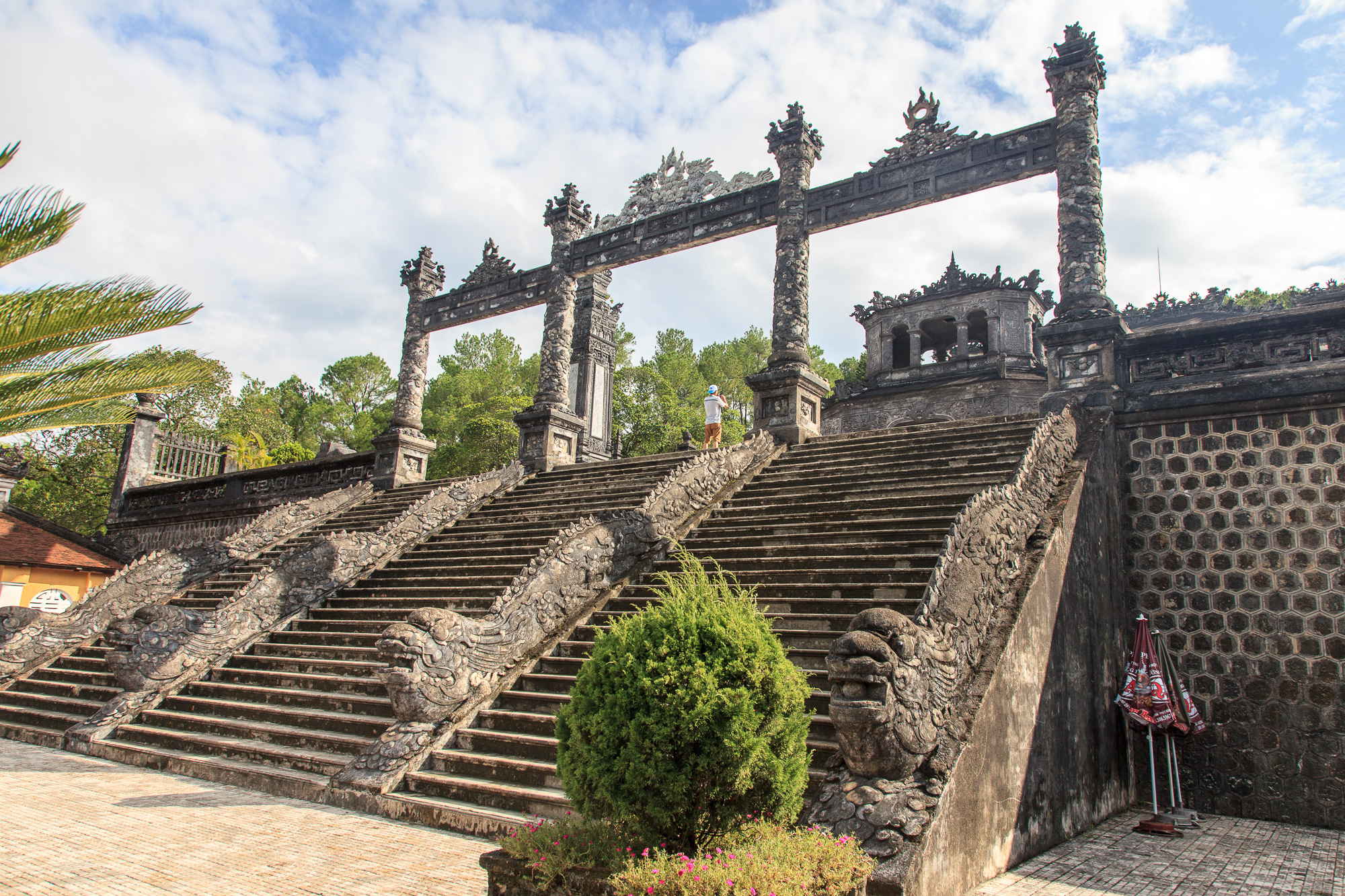 Гробница Кхай Диня