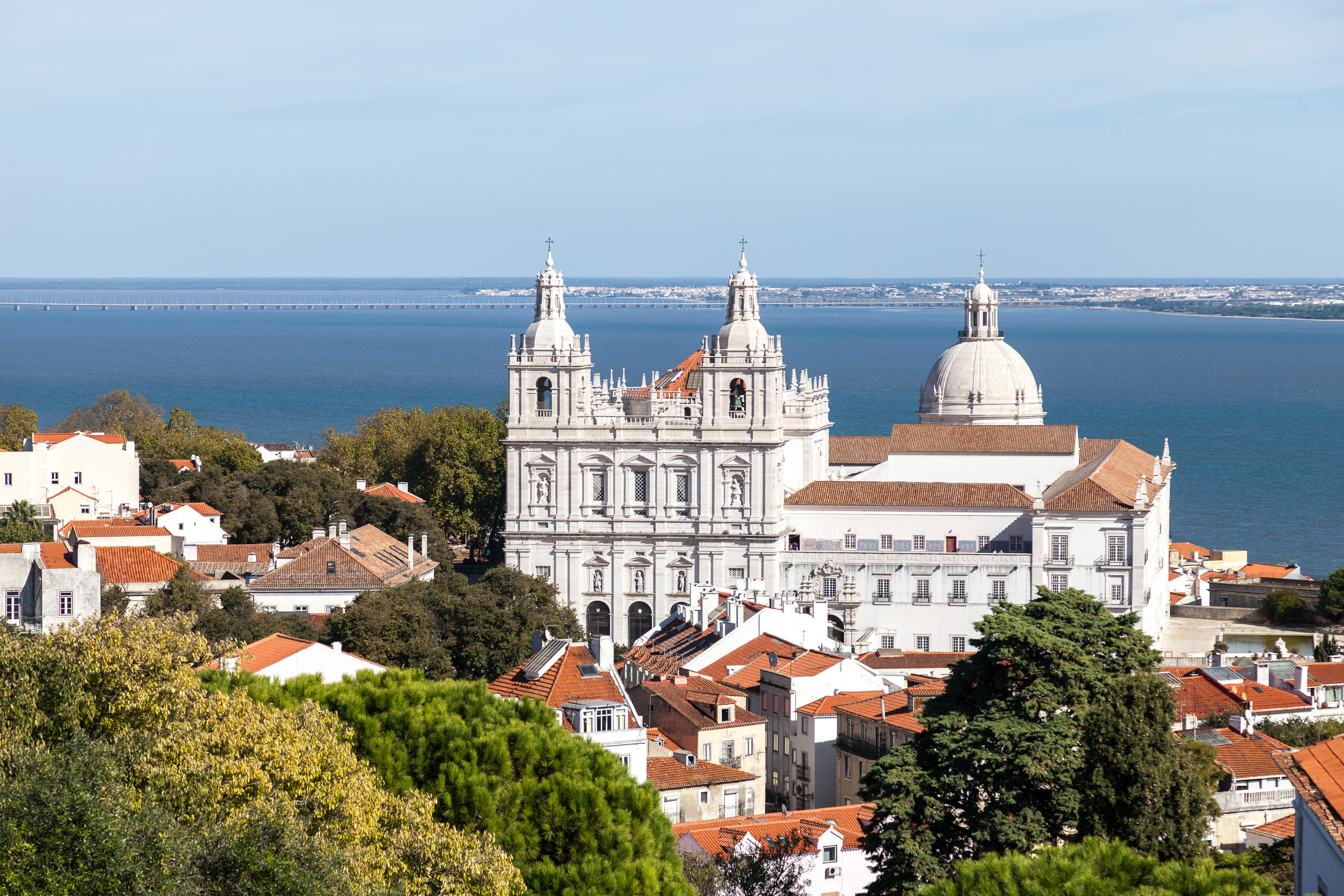 Вид с башни Замка Святого Георгия