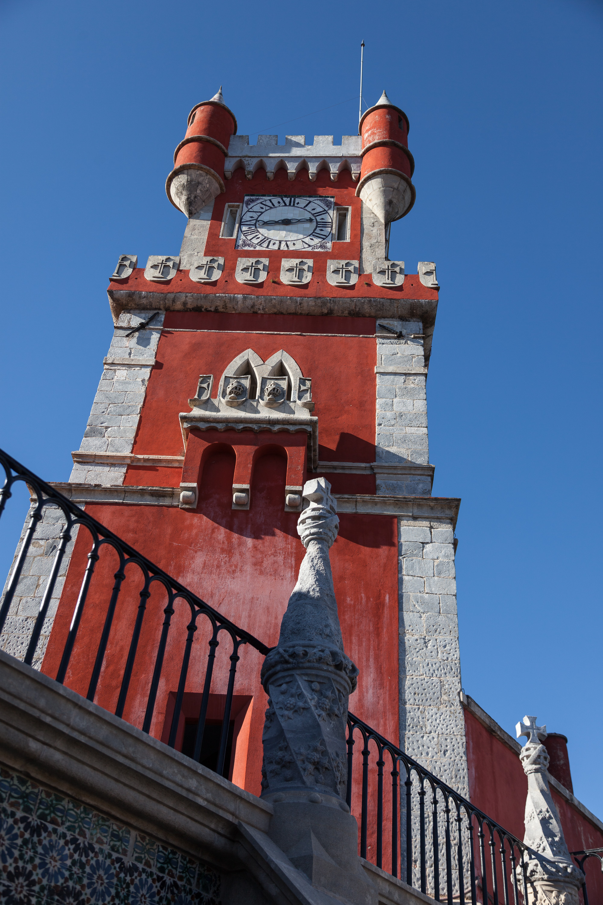 Главная башня дворца Пена