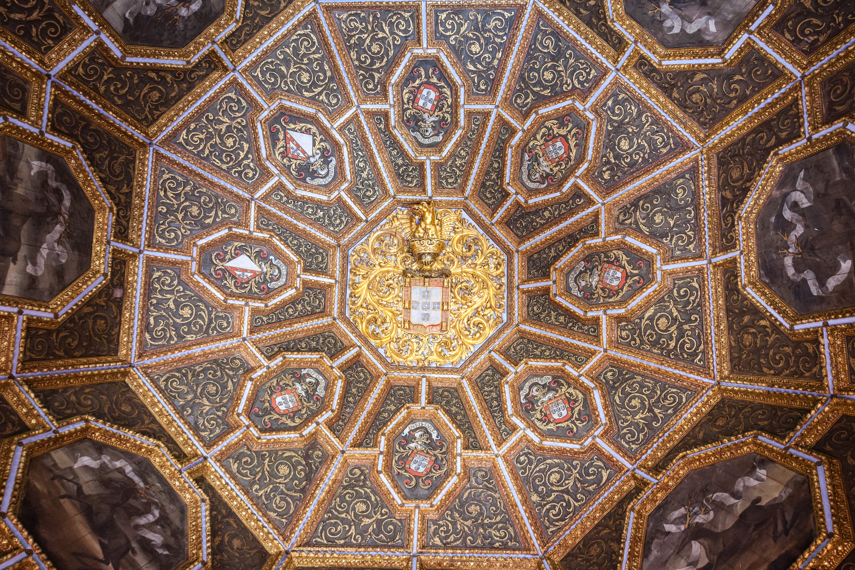 Интерьеры дворца Синтры