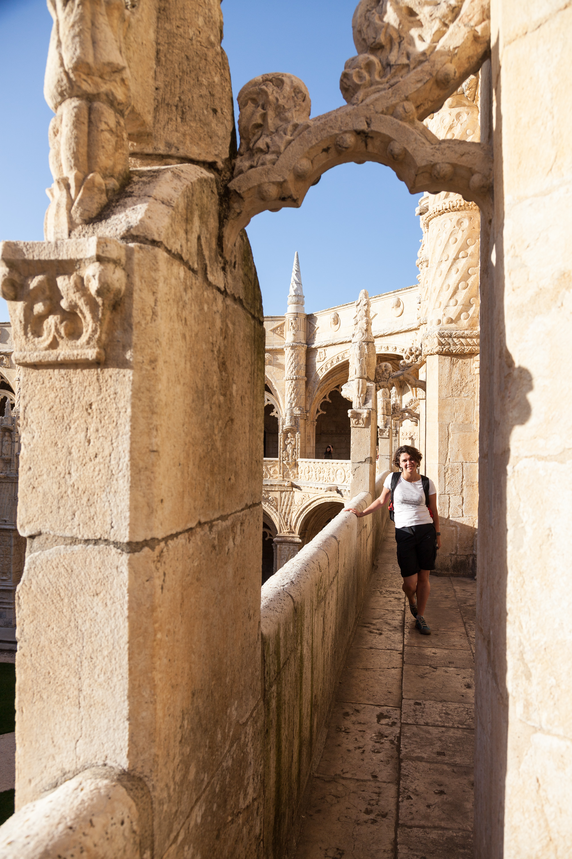 Во внутреннем дворике монастыря Жеронимуш в Лиссабоне