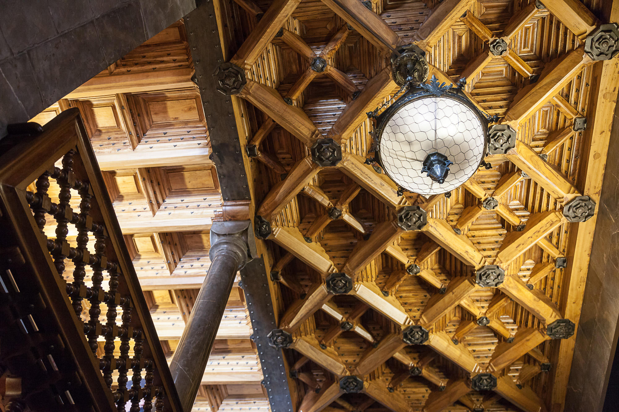 Интерьеры дворца Гуэля