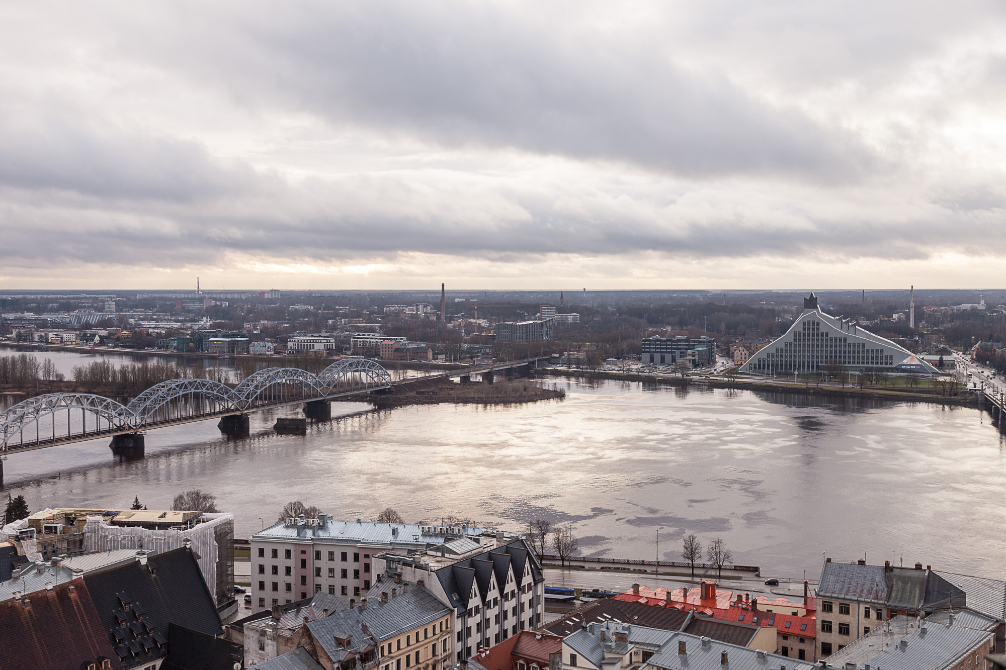 Вид на Ригу с колокольни рижской церкви Святого Петра